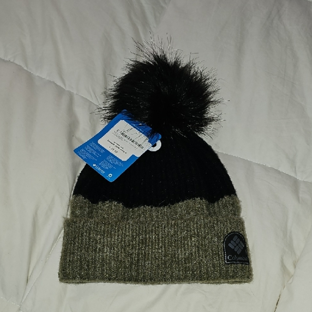 COLUMBIA Unisex Winter Beanie. O/S. Black And Green! Fleece Lined!!